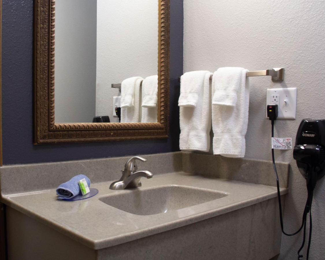 New Victorian Inn & Suites-Norfolk Bagian luar foto